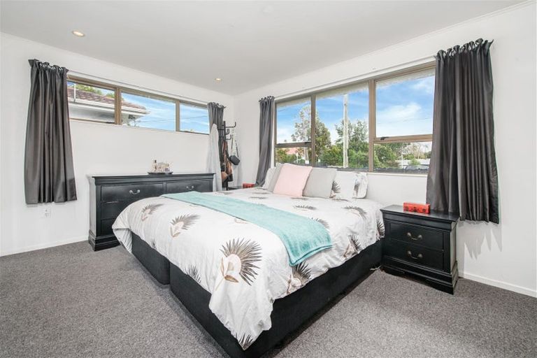Photo of property in 8 Forest Hill Road, Henderson, Auckland, 0612