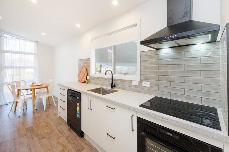 Photo of property in 9 Pinedale Parade, Milson, Palmerston North, 4414