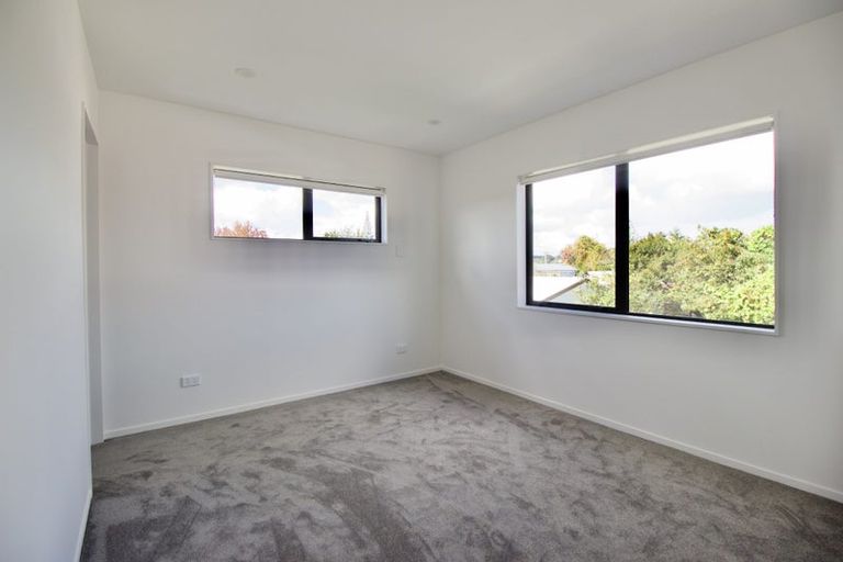 Photo of property in 111b Lancaster Road, Beach Haven, Auckland, 0626
