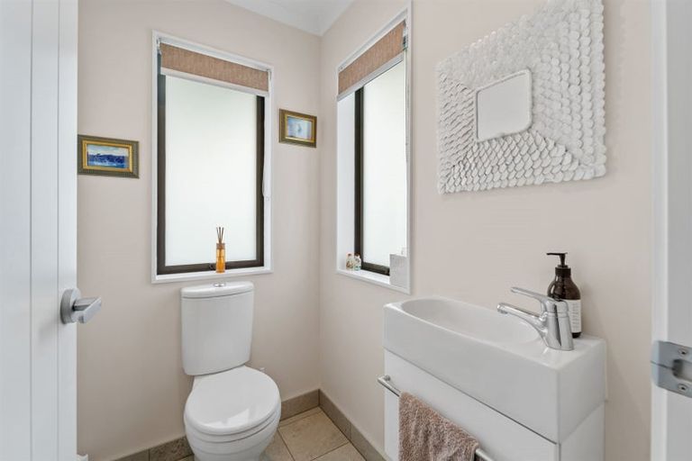 Photo of property in 18 Maylee Crescent, Gulf Harbour, Whangaparaoa, 0930