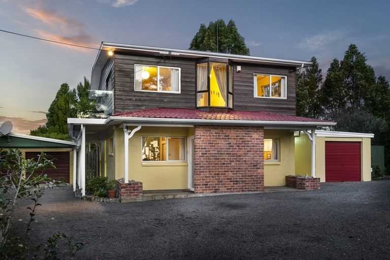 Photo of property in 194 Forest Hill Road, Waiatarua, Auckland, 0612