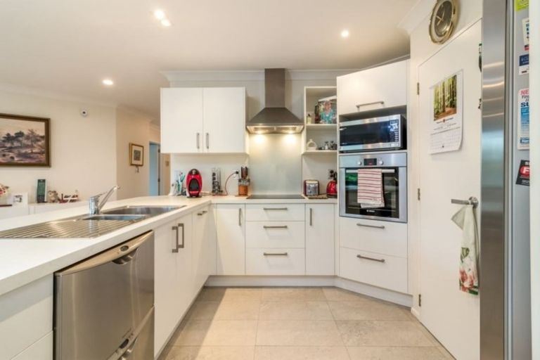 Photo of property in 5 Kotuku Crescent, Takanini, 2112