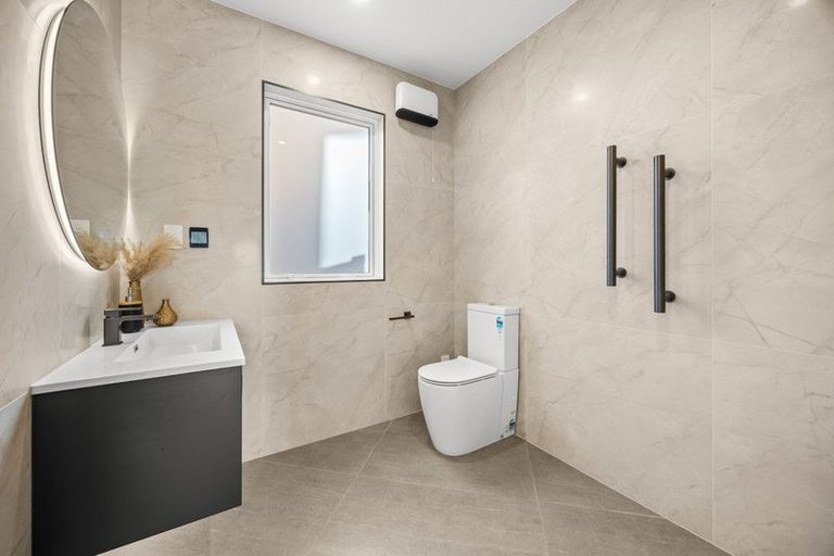 Photo of property in 4 Seawind Way, Hobsonville, Auckland, 0616