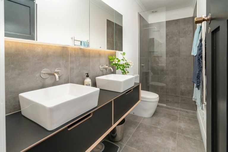 Photo of property in 9 Easdale Street, Kelburn, Wellington, 6012