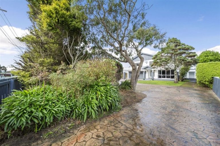 Photo of property in 36 Tawhiti Road, Hawera, 4610