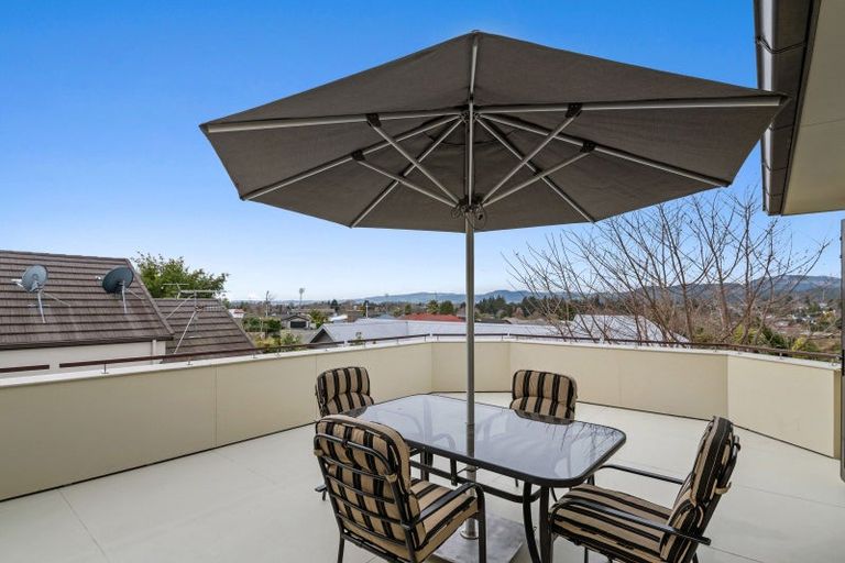 Photo of property in 36 Great West Road, Matipo Heights, Rotorua, 3015