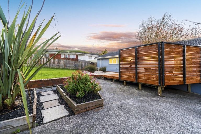 Photo of property in 37 Keegan Drive, Massey, Auckland, 0614