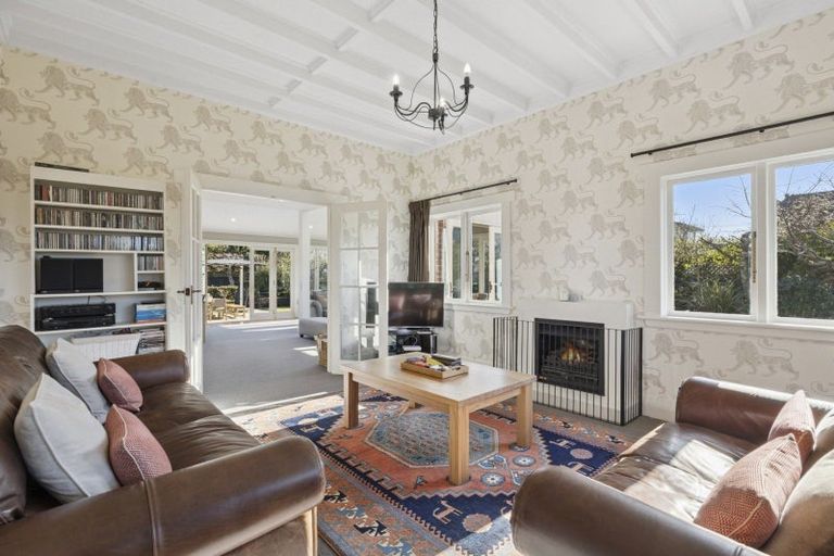 Photo of property in 370 Bay View Road, Saint Clair, Dunedin, 9012