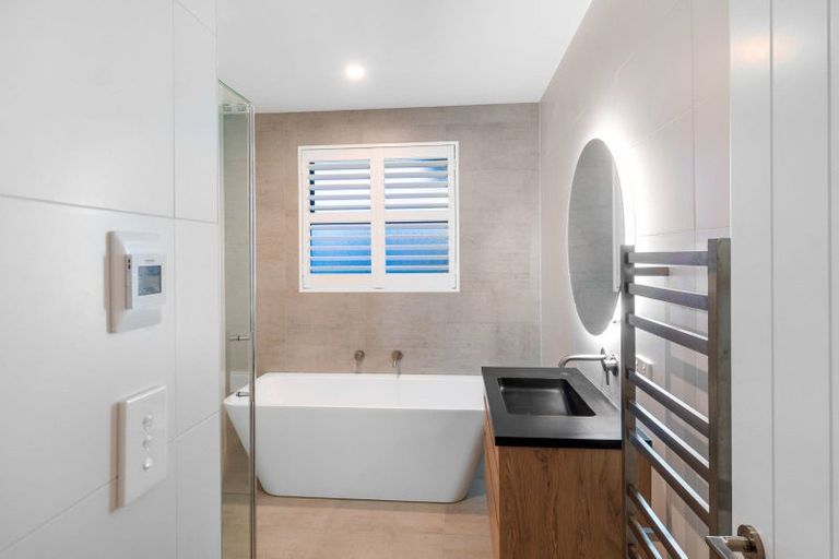 Photo of property in 16 Benjamin Place, Clevedon, Papakura, 2582