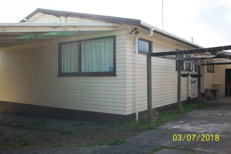 Photo of property in 54 Larnoch Road, Henderson, Auckland, 0610