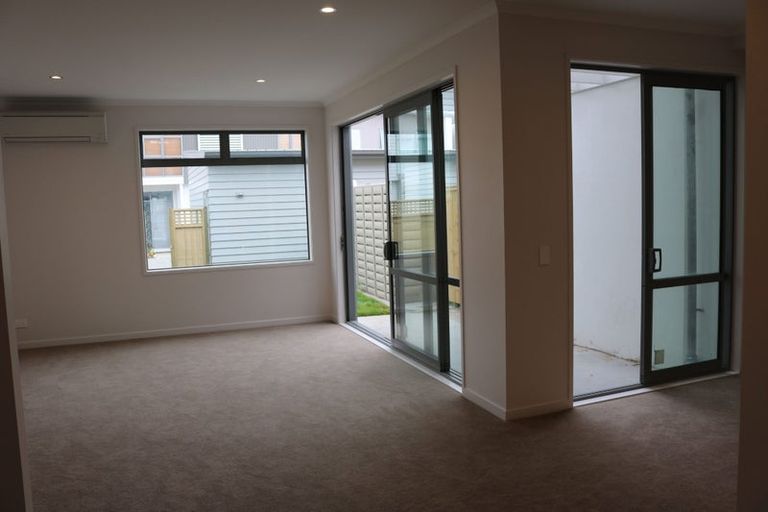 Photo of property in 94 Hobsonville Point Road, Hobsonville, Auckland, 0616