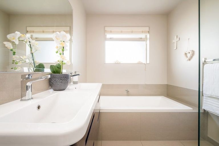 Photo of property in 4 Loeb Place, Rolleston, 7614