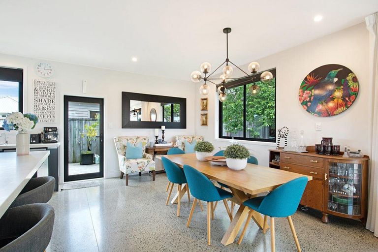 Photo of property in 3 Shamrock Lane, Te Atatu Peninsula, Auckland, 0610