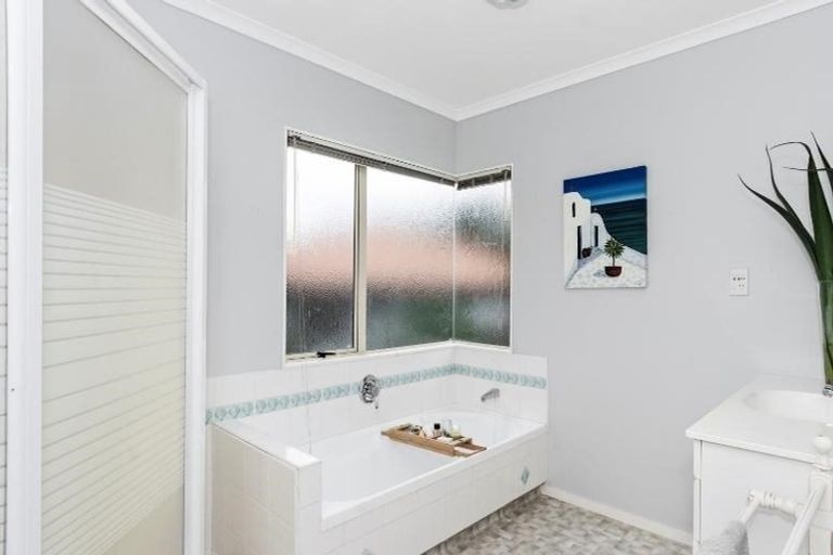 Photo of property in 71 Little John Drive, Bellevue, Tauranga, 3110
