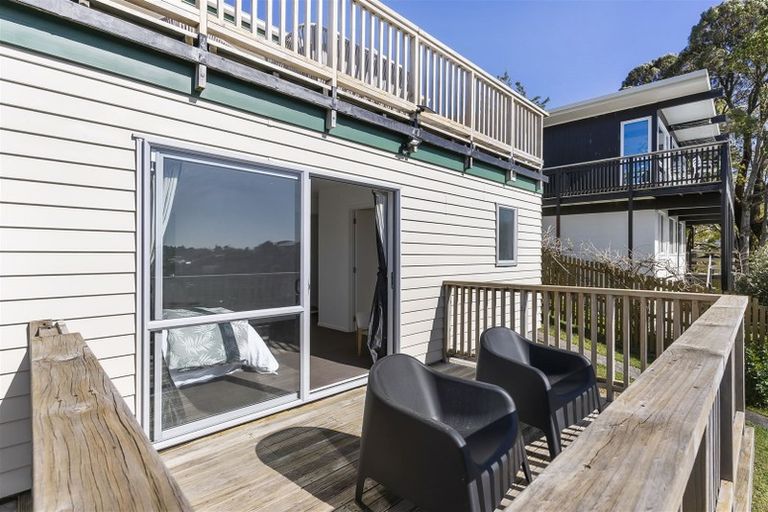 Photo of property in 2/8 Havana Place, Glenfield, Auckland, 0629