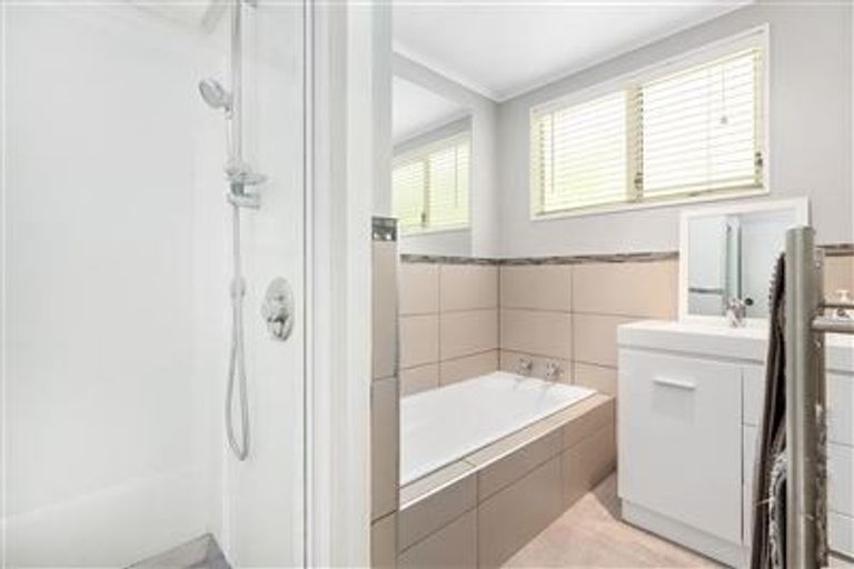 Photo of property in 31 Spinnaker Drive, Whitby, Porirua, 5024