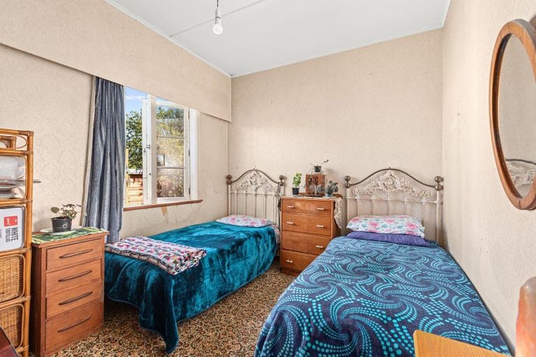 Photo of property in 16 Eagle Street, Waipawa, 4210