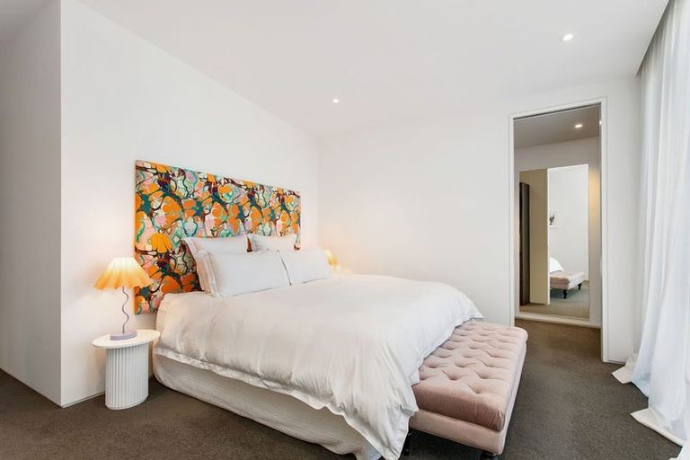 Photo of property in 66 Fendalton Road, Fendalton, Christchurch, 8014