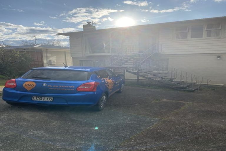 Photo of property in 29 Golf Road, New Lynn, Auckland, 0600