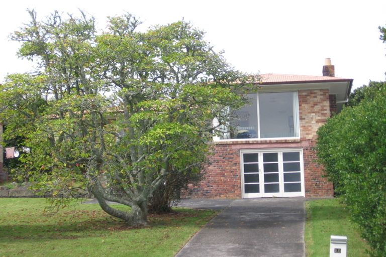 Photo of property in 25 Highland Avenue, Titirangi, Auckland, 0604