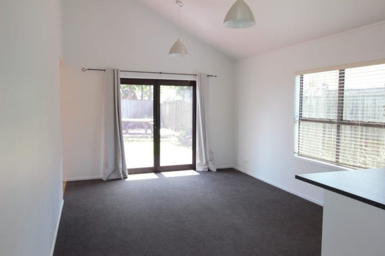 Photo of property in 1/19 Tree View Avenue, Glenfield, Auckland, 0629