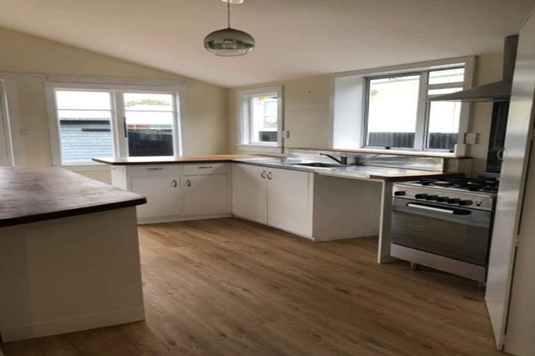 Photo of property in 2 Cecil Place, Waltham, Christchurch, 8023