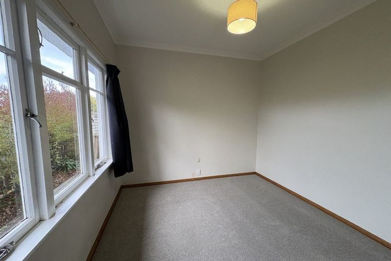 Photo of property in 17 Howard Road, Taradale, Napier, 4112