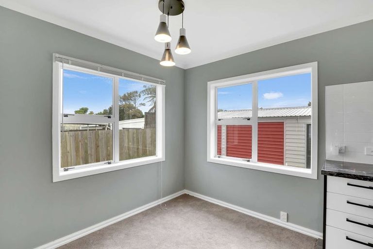 Photo of property in 14 Ferguson Street, Levin, 5510