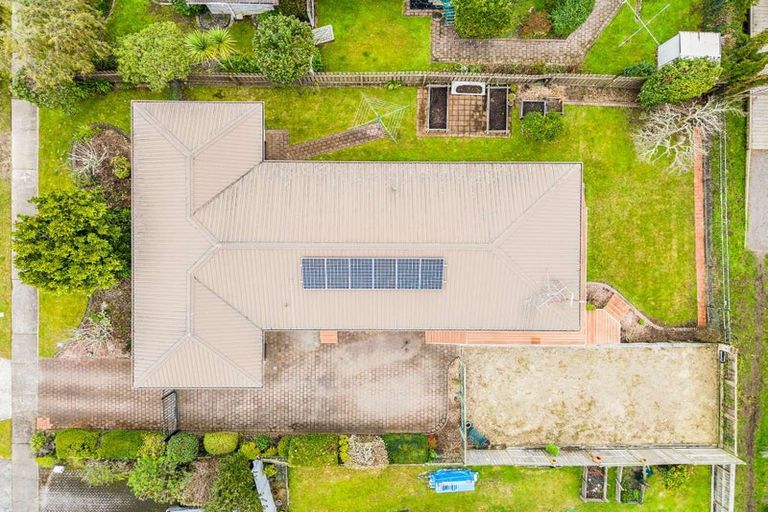 Photo of property in 10 Gemini Place, Kawaha Point, Rotorua, 3010