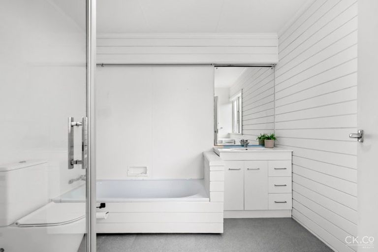 Photo of property in 42 Beaumont Avenue, Alicetown, Lower Hutt, 5010
