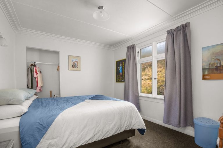 Photo of property in 89 Branxholm Street, Roxburgh, 9500