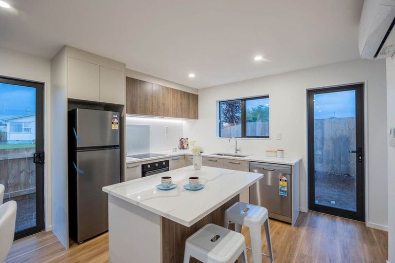 Photo of property in 8c Jupiter Street, Rosehill, Papakura, 2113