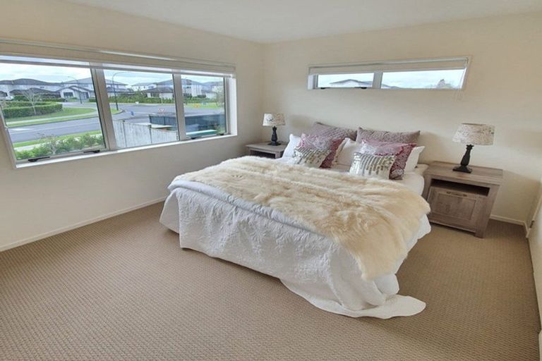 Photo of property in 99 Bayvista Drive, Karaka, Papakura, 2113