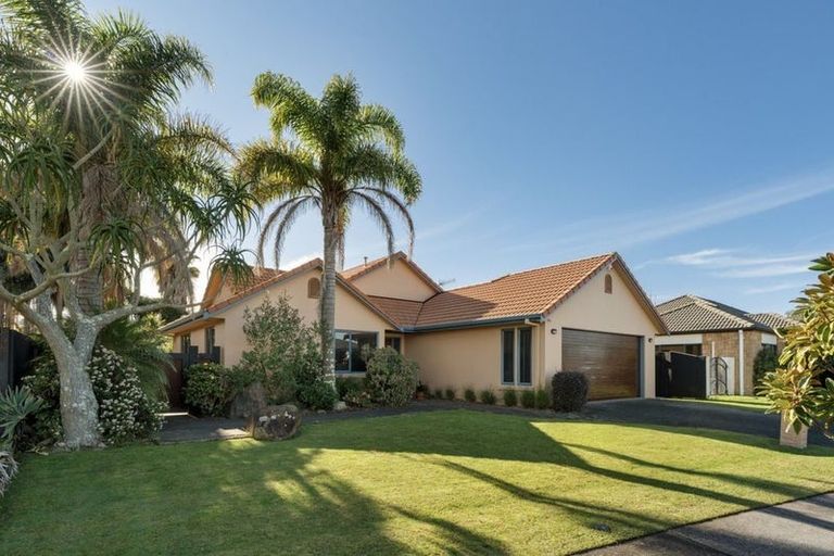 Photo of property in 34 Kahira Crescent, Papamoa Beach, Papamoa, 3118