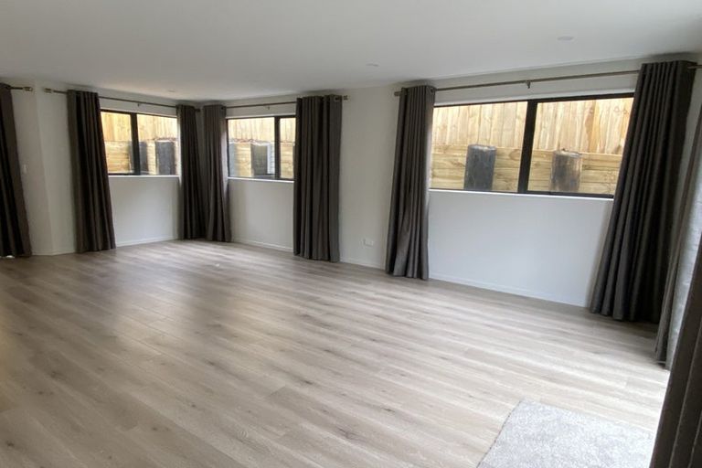 Photo of property in 44b Cheval Drive, Totara Vale, Auckland, 0629