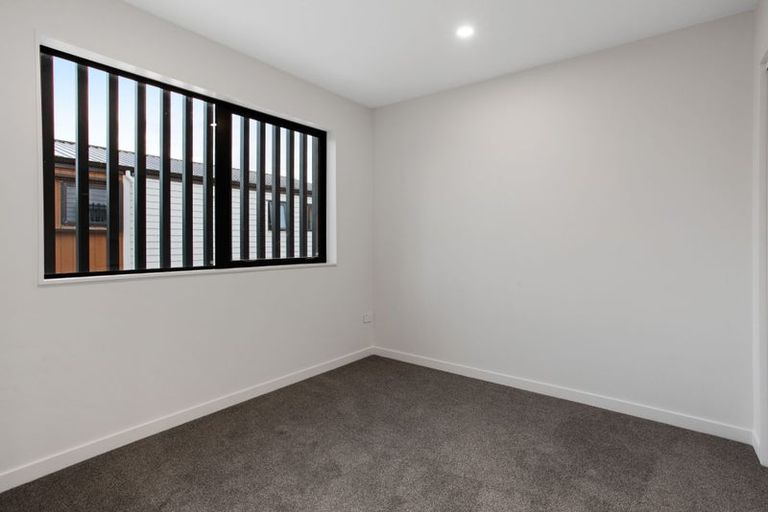 Photo of property in 4/196 Royal Road, Massey, Auckland, 0614