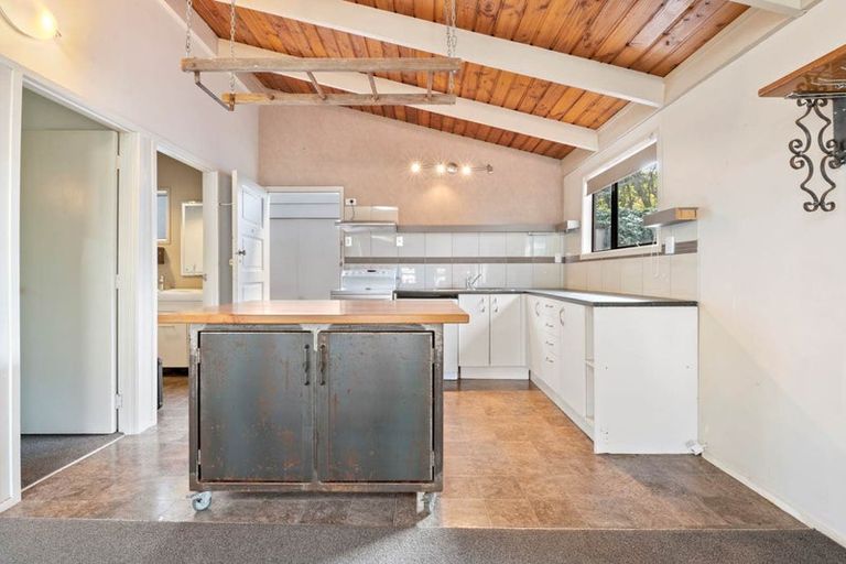 Photo of property in 2/25 Matai Road, Stanmore Bay, Whangaparaoa, 0932