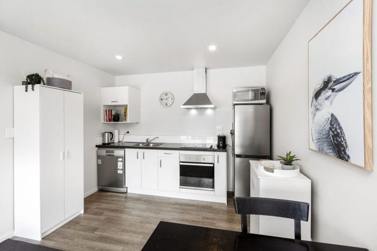 Photo of property in 100u5 Knighton Road, Hillcrest, Hamilton, 3216