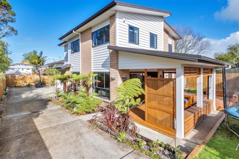 Photo of property in 7a Roberts Road, Te Atatu South, Auckland, 0610