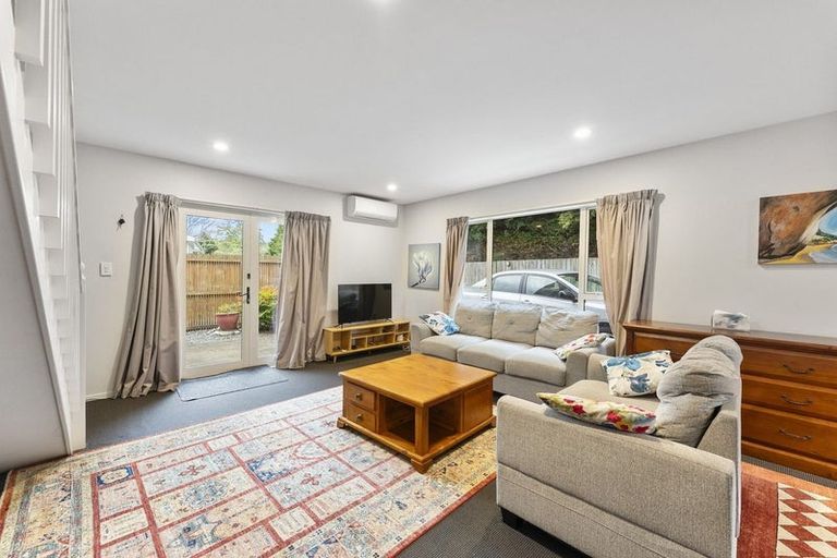 Photo of property in 8 Waldie Grove, Avalon, Lower Hutt, 5011