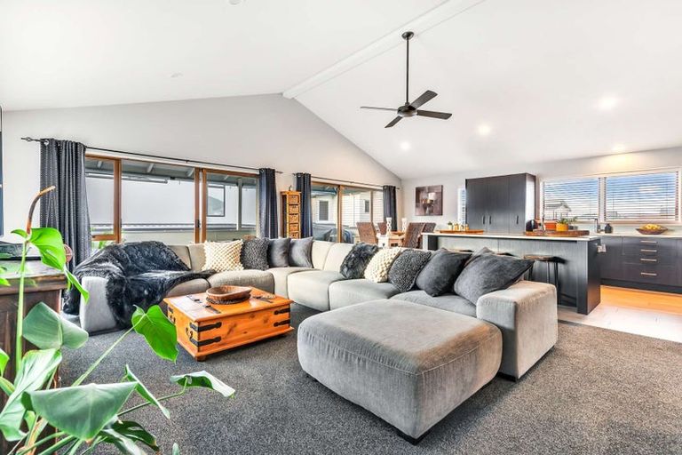 Photo of property in 910b Papamoa Beach Road, Papamoa Beach, Papamoa, 3118