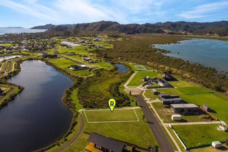Photo of property in 13 Taniwha Place, Matarangi, 3592
