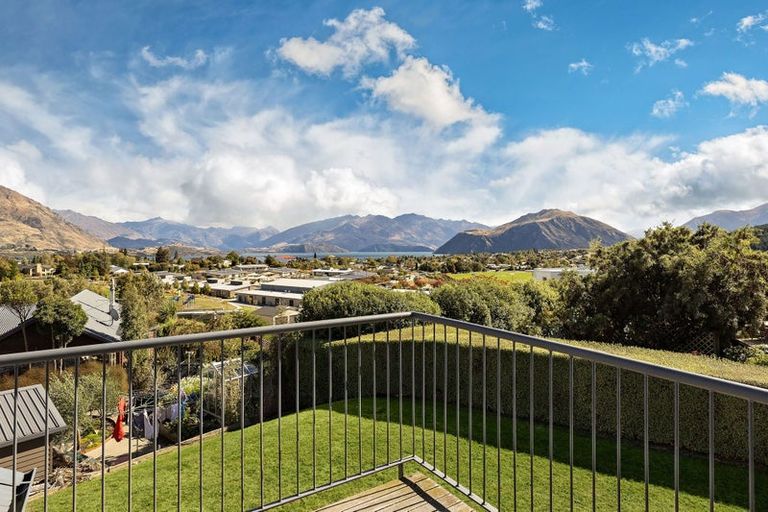 Photo of property in 74 Kings Drive, Wanaka, 9305