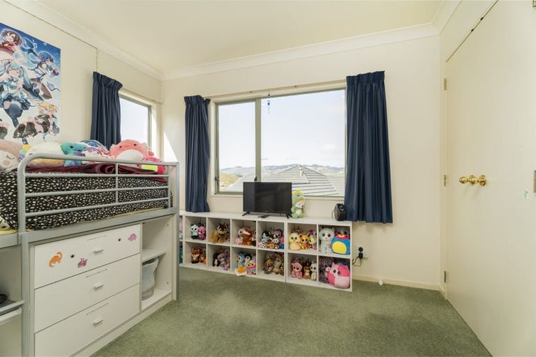Photo of property in 5 Radstock Grove, Churton Park, Wellington, 6037