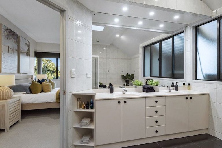 Photo of property in 236 Hibiscus Coast Highway, Orewa, 0931