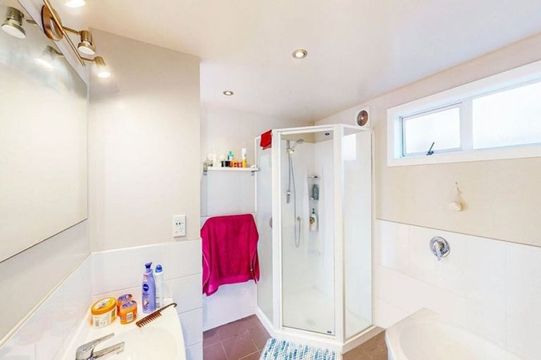 Photo of property in 12 Baylands Drive, Newlands, Wellington, 6037