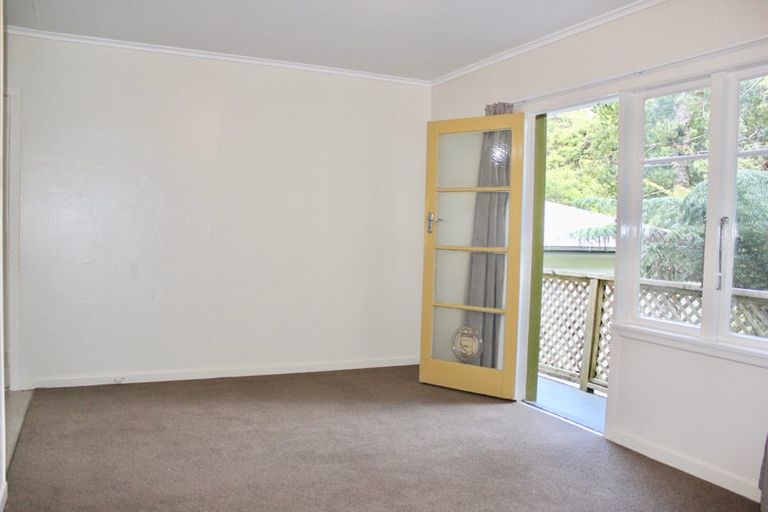 Photo of property in 233 Konini Road, Titirangi, Auckland, 0604