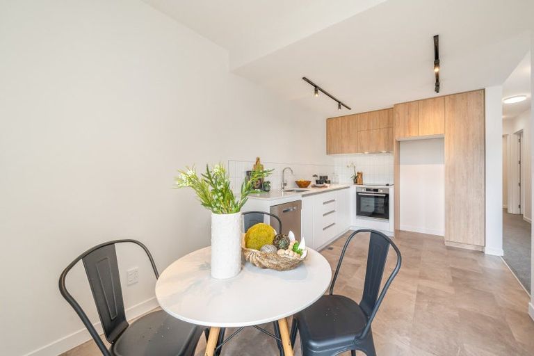 Photo of property in 69u2 Tiketike Way, Brooklyn, Wellington, 6021