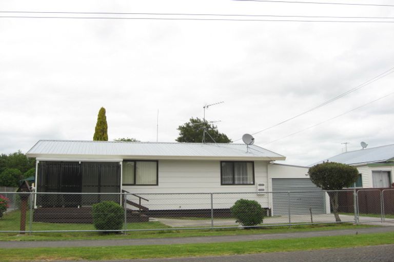 Photo of property in 1/23 Station Road, Takanini, 2112