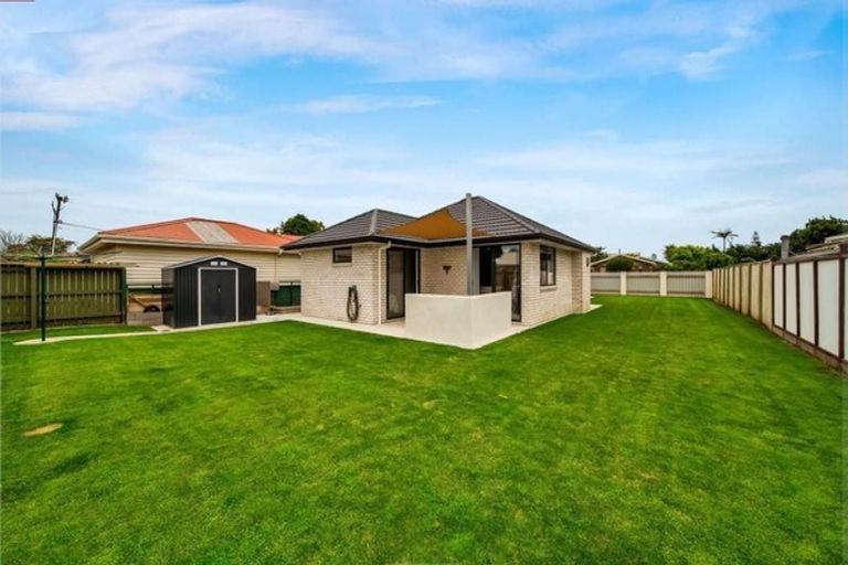 Photo of property in 6 Matai Place, Hawera, 4610